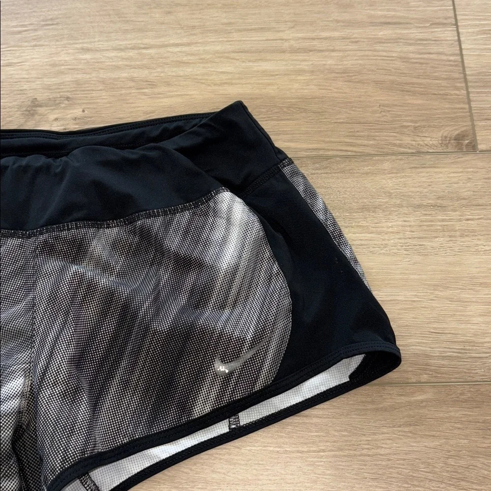 Nike Women's Black and White Athletic Shorts size small